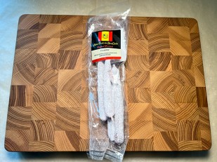 Сыр к пиву: Колбаски сыровяленые Mini Fuet 