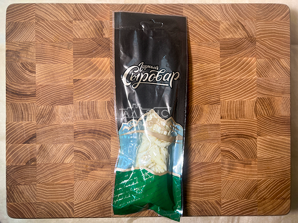 Сыр 100 гр ГОРНЫЙ СЫРОВАР (Косичка с укропом и чесноком) в Голицино