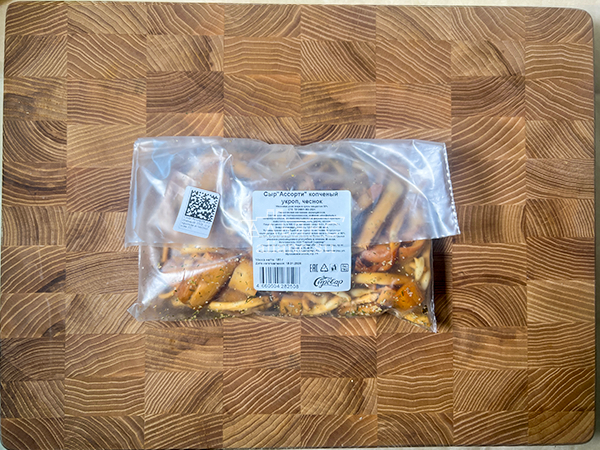 Сыр 150 гр ГОРНЫЙ СЫРОВАР (Ассорти копчёный с укропом и чесноком) в Голицино