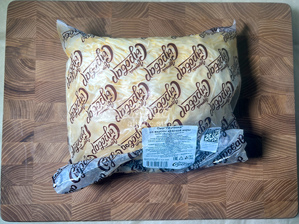 Сыр 1 кг ГОРНЫЙ СЫРОВАР (Паутинка со вкусом красной икры) в Голицино